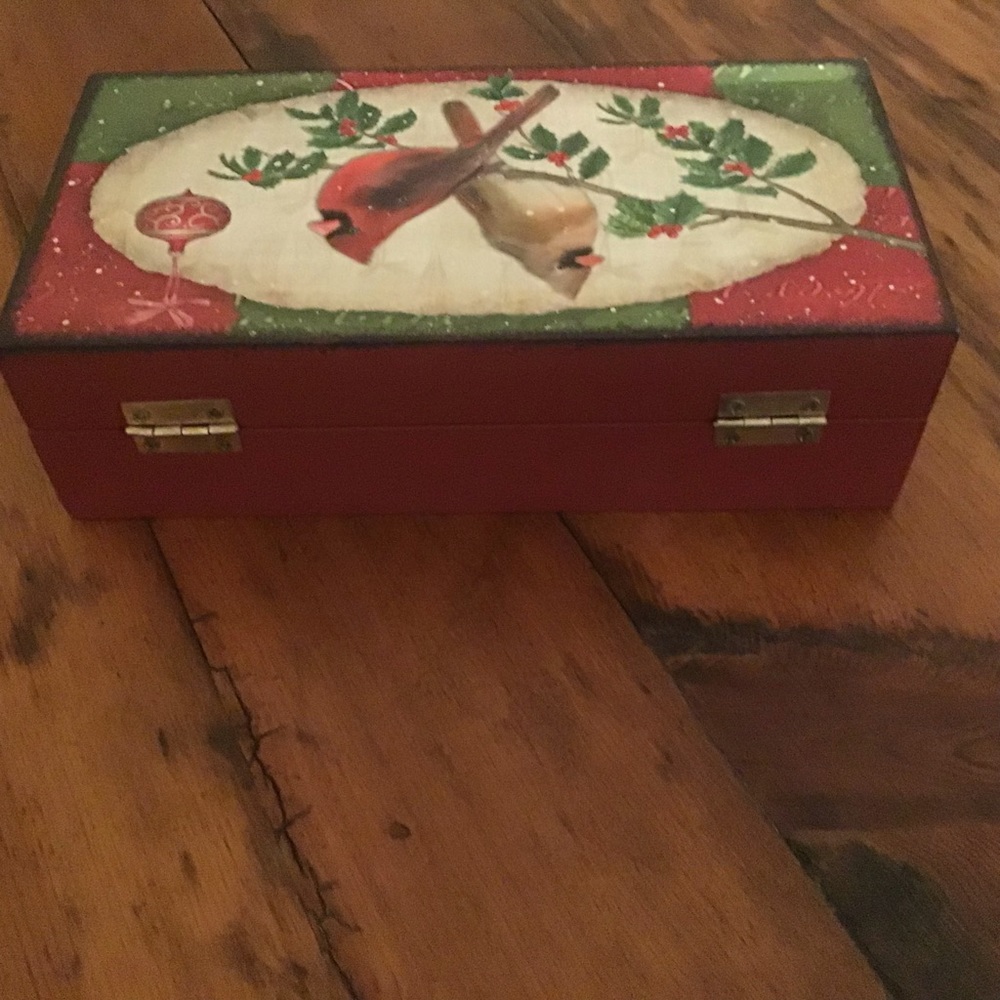 Holiday Cardinal Keepsake Box - Red and Green Decorative Chest - Picture 2 of 5